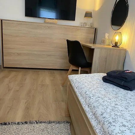 Fuer Bis Zu 5 Gaeste In Hockenheim, Naehe Walldorf, Speyer, Mannheim, Heidelberg, Ludwigshafen *