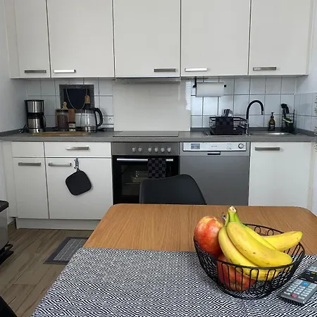 Zentrale Fuer Bis Zu 5 Gaeste In Apartment *